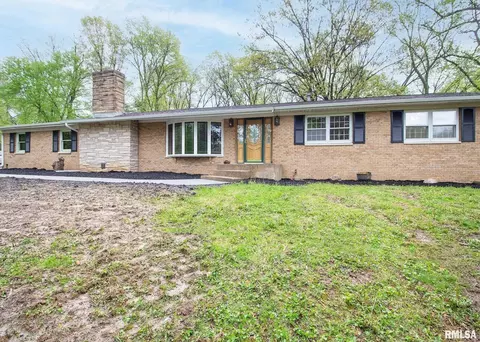 337 Valley Dr, Geneseo, IL 61254