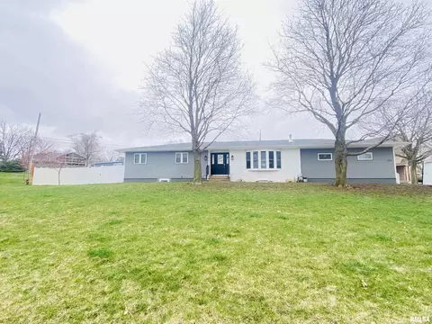 3515 Moencks Rd, Bettendorf, IA 52722