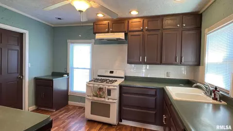 1581 30th Ave, Moline, IL 61265 photo 8