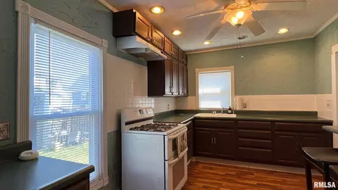 1581 30th Ave, Moline, IL 61265 photo 9