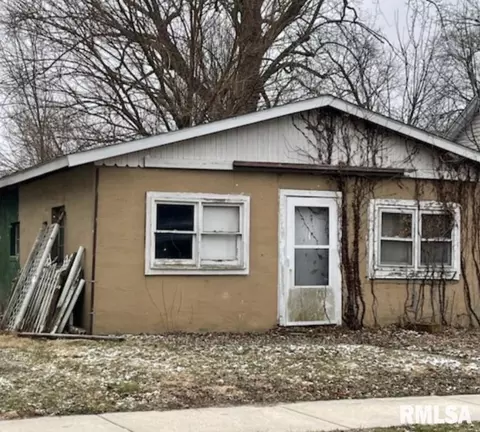 2220 E Pine St, Springfield, IL 62703 photo 1