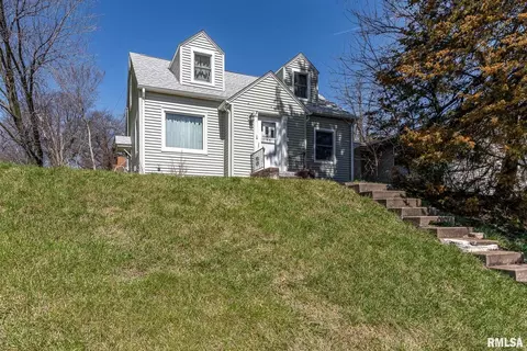 2604 Telegraph Rd, Davenport, IA 52804