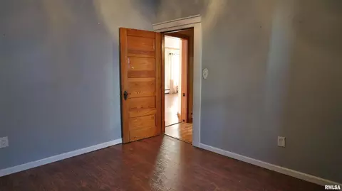 312 W Ray St, Christopher, IL 62822 photo 10