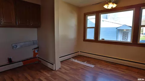 312 W Ray St, Christopher, IL 62822 photo 6