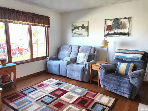 906 13th St, Orion, IL 61273 photo 2