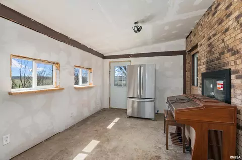 927 Highway 17, Joy, IL 61260 photo 18