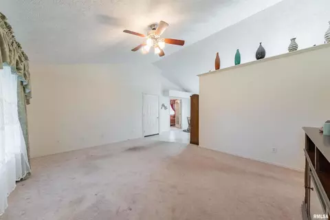 103 Chase Ln, Marion, IL 62959 photo 6