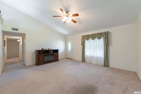 103 Chase Ln, Marion, IL 62959 photo 5