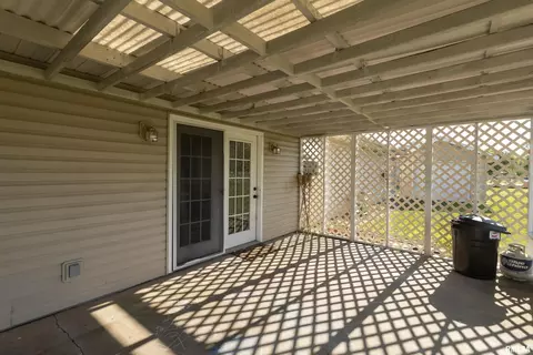 1414 E Willow Dr, Marion, IL 62959 photo 9