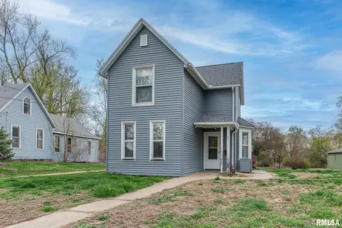 242 22nd Pl, Clinton, IA 52732