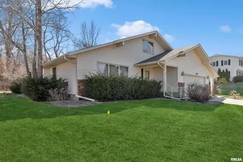 733 12th Ave N, Clinton, IA 52732