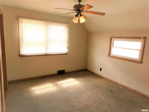 1919 1919 12 16th St, Moline, IL 61265 photo 12