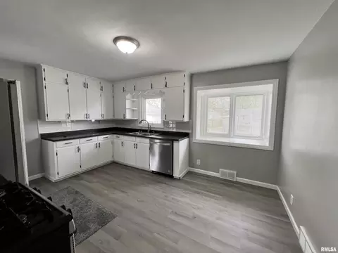 532 28th Ave, Moline, IL 61265 photo 9