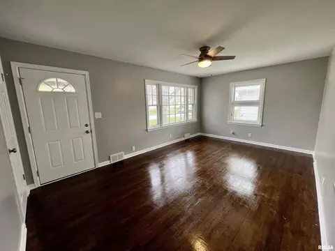 532 28th Ave, Moline, IL 61265 photo 2