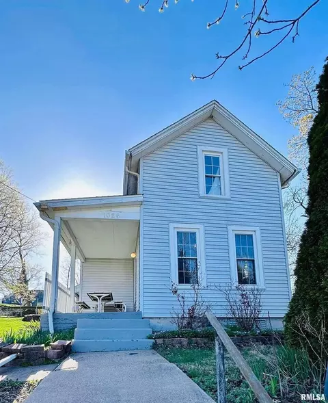 1026 Farnam St, Davenport, IA 52803