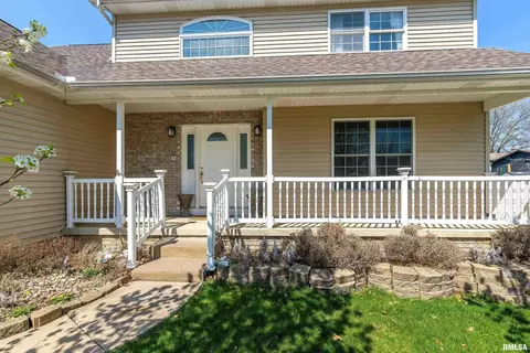 2722 W 34th St, Davenport, IA 52806