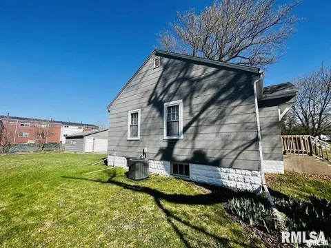 3803 26th St, Moline, IL 61265 photo 2
