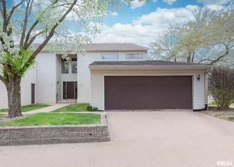 1201 35th Street Dr, Moline, IL 61265