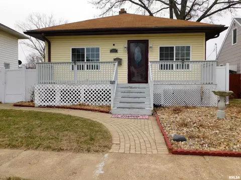 231 43rd St, Moline, IL 61265 photo 1