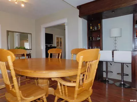 231 43rd St, Moline, IL 61265 photo 5