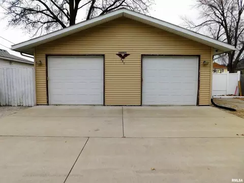 231 43rd St, Moline, IL 61265 photo 14