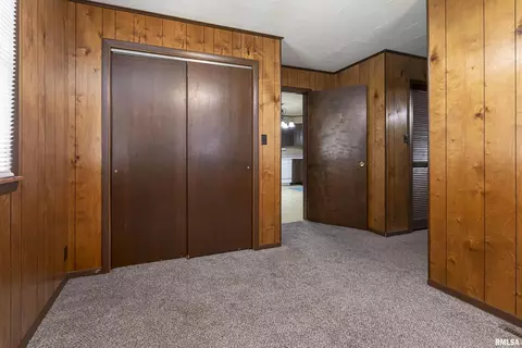 1304 W Tyler St, Herrin, IL 62948 photo 9