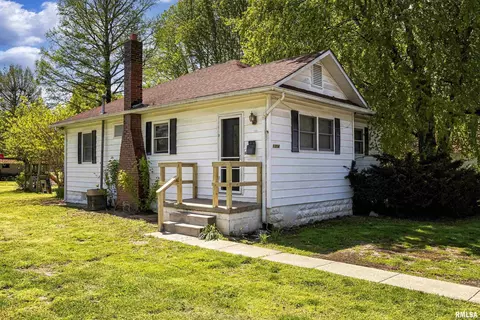 1304 W Tyler St, Herrin, IL 62948