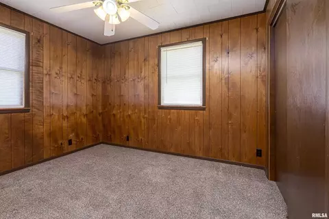 1304 W Tyler St, Herrin, IL 62948 photo 8