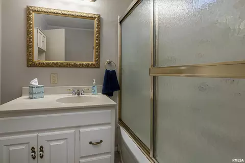 1304 W Tyler St, Herrin, IL 62948 photo 10