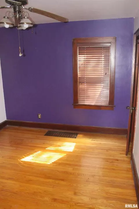 2361 28th St, Moline, IL 61265 photo 9