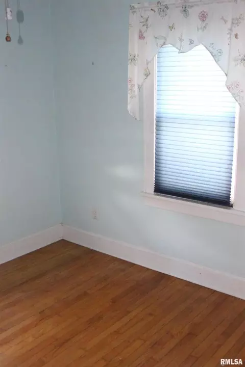 2361 28th St, Moline, IL 61265 photo 7