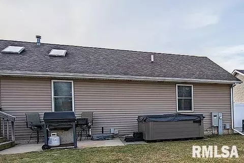 1625 11th St, Silvis, IL 61282 photo 6
