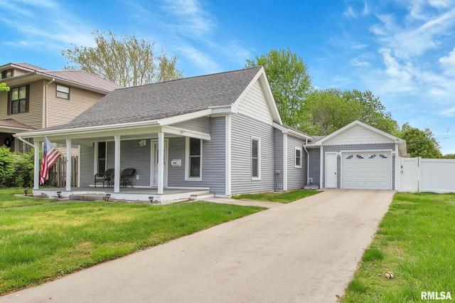 608 N 11th St, Herrin, IL 62948