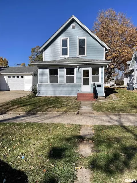 706 S 9th Ave S, Clinton, IA 52732
