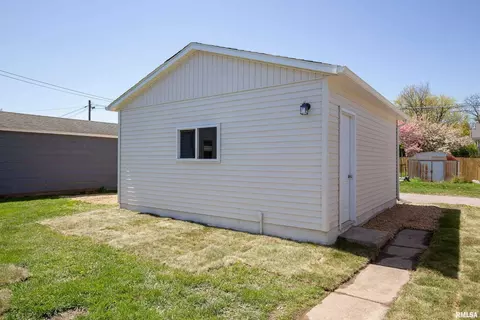 1837 33rd St, Moline, IL 61265 photo 37