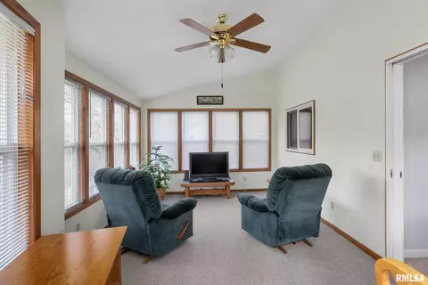5000 10th Ave, Moline, IL 61265 photo 8