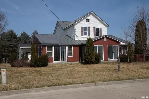 105 Jackson Park Dr, Bellevue, IA 52031