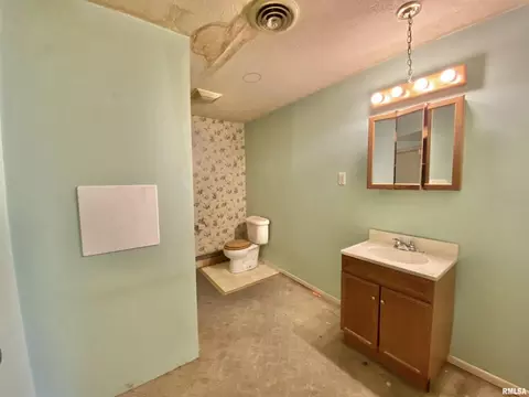 1016 S 13th St, Herrin, IL 62948 photo 15