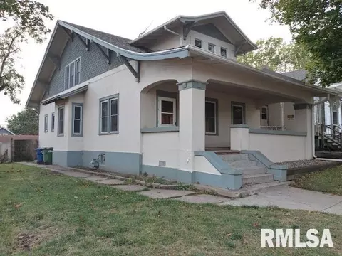 509 10th Ave, Clinton, IA 52732