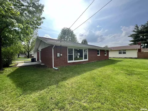 1005 Tamarack Ln, Marion, IL 62959 photo 3