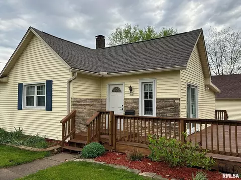 518 N Williams St, Reynolds, IL 61279