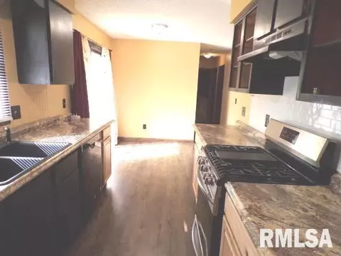 5010 52nd Ave, Moline, IL 61265 photo 8