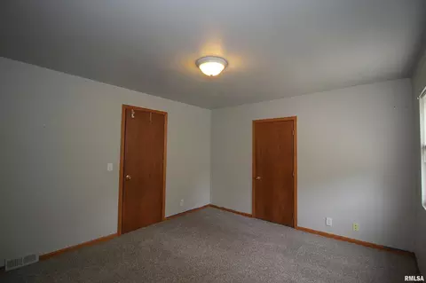 152 12th St, Silvis, IL 61282 photo 22
