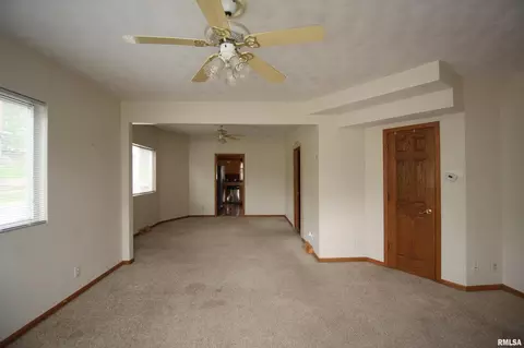 152 12th St, Silvis, IL 61282 photo 13