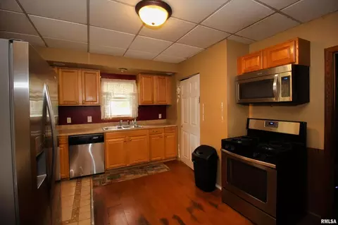 152 12th St, Silvis, IL 61282 photo 7