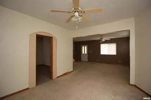 152 12th St, Silvis, IL 61282 photo 11