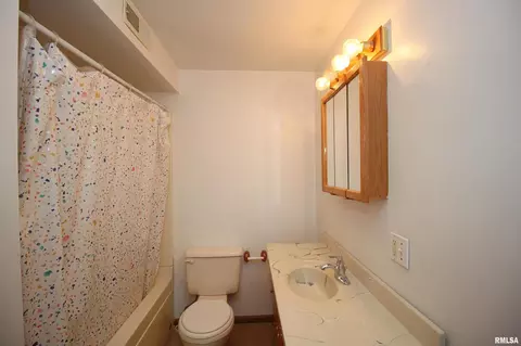 152 12th St, Silvis, IL 61282 photo 20
