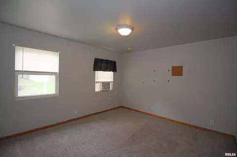 152 12th St, Silvis, IL 61282 photo 21