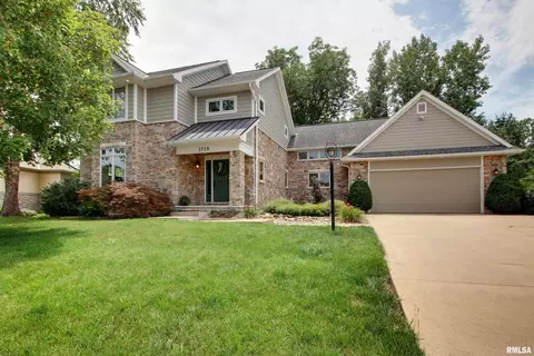 2720 Parkwood Dr, Quincy, IL 62305