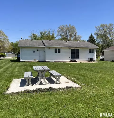 539 Payson St, Kewanee, IL 61443 photo 3